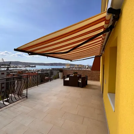 Il Dandy Con Parcheggio Triest